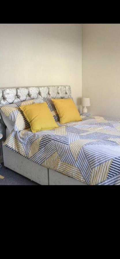 טיינמאות' Village View Apartments מראה חיצוני תמונה